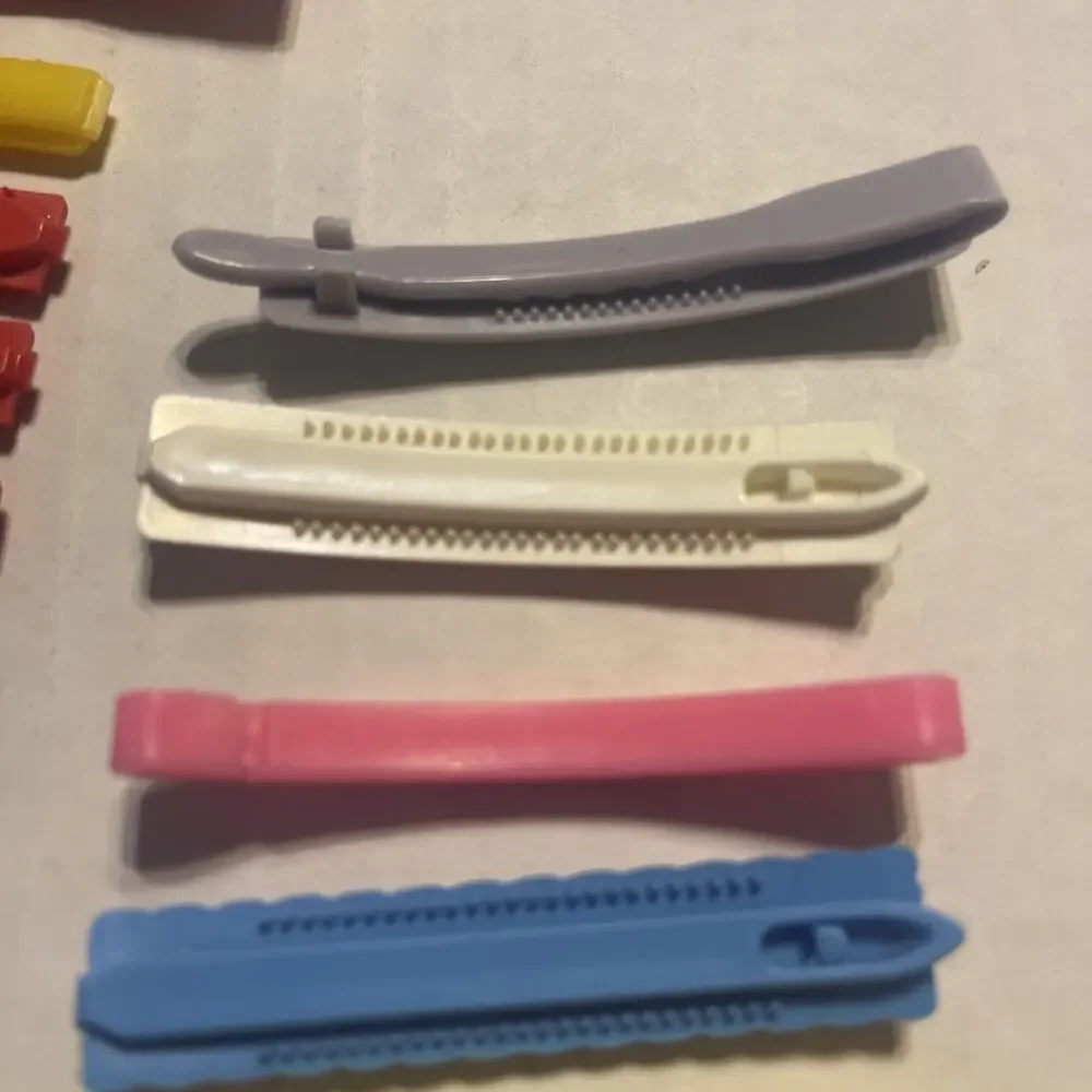 Vintage Goody and Misc Snap Tight Barrettes Hair Clips Lot of 21 Bow Butterflies